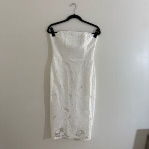 White House Black Market Size 6 Strapless White Dress